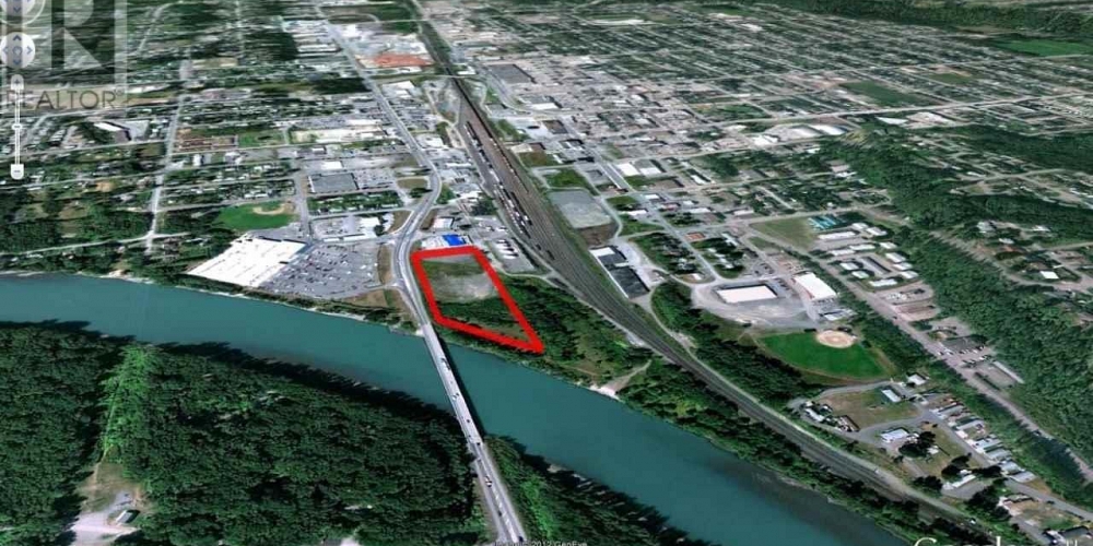 4402-4421 KEITH AVENUE Terrace Photo 2