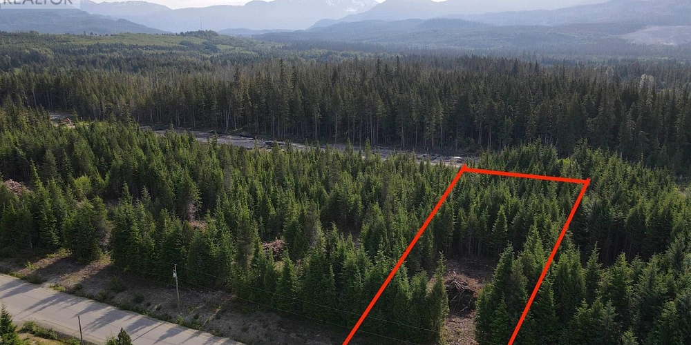 266 LOGANBERRY AVENUE Kitimat Photo 2