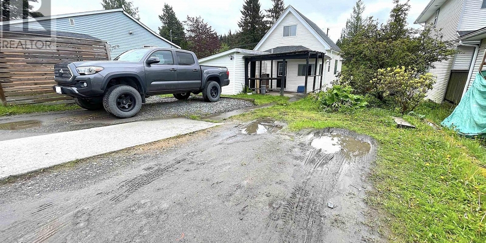 1817 E 7TH AVENUE Prince Rupert Photo 32