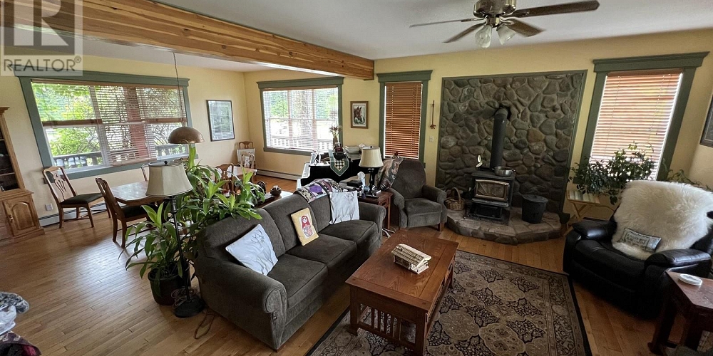 6206B KILBY ROAD Terrace Photo 4