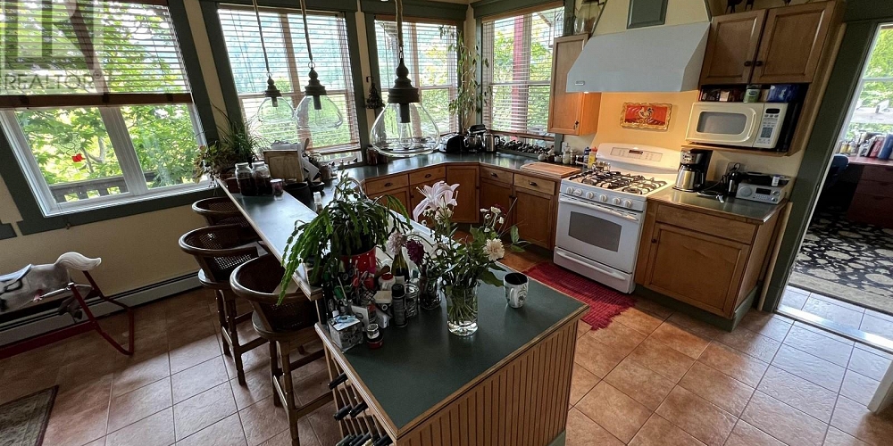6206B KILBY ROAD Terrace Photo 8