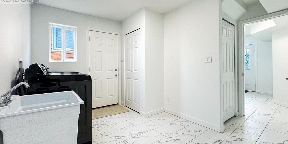 57 HALLMAN STREET Kitimat Photo 4