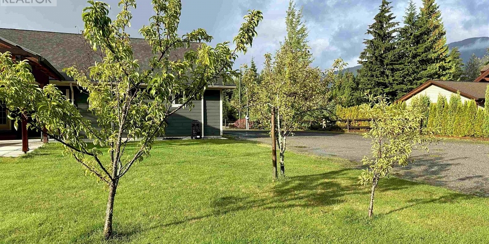 26 BLUEBERRY AVENUE Kitimat Photo 20