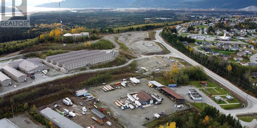 2131 FOREST AVENUE Kitimat Photo 2