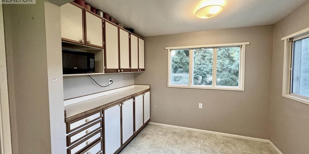 20 BRANT STREET Kitimat Photo 4