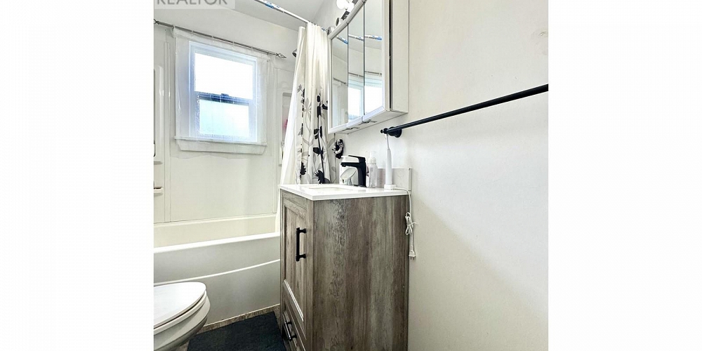 43 SWALLOW STREET Kitimat Photo 10