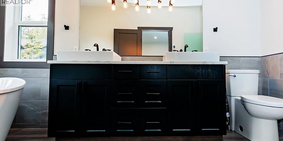 273 LOGANBERRY AVENUE Kitimat Photo 3