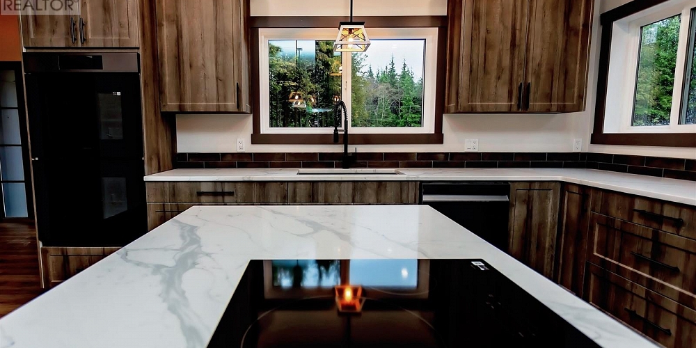 273 LOGANBERRY AVENUE Kitimat Photo 4