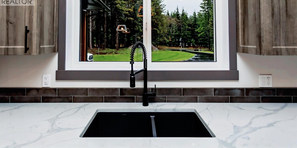 273 LOGANBERRY AVENUE Kitimat Photo 5