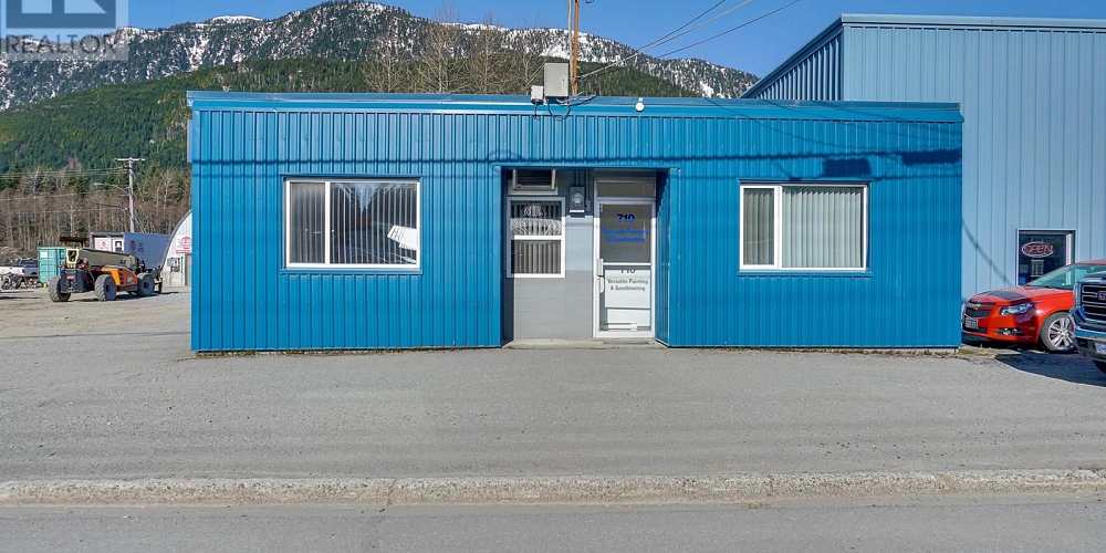 A 710 ENTERPRISE AVENUE Kitimat Photo 3