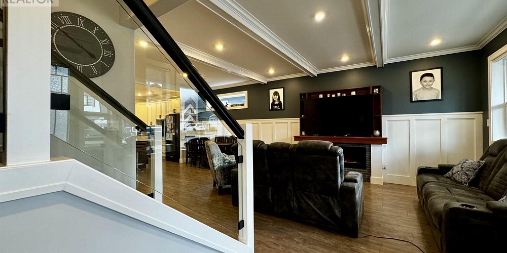 1005 EDWARD AVENUE Prince Rupert Photo 3