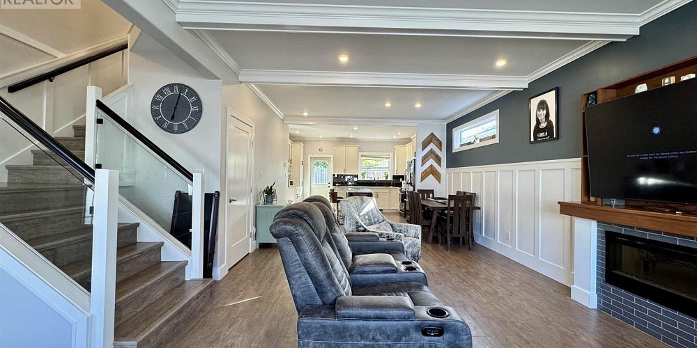 1005 EDWARD AVENUE Prince Rupert Photo 4