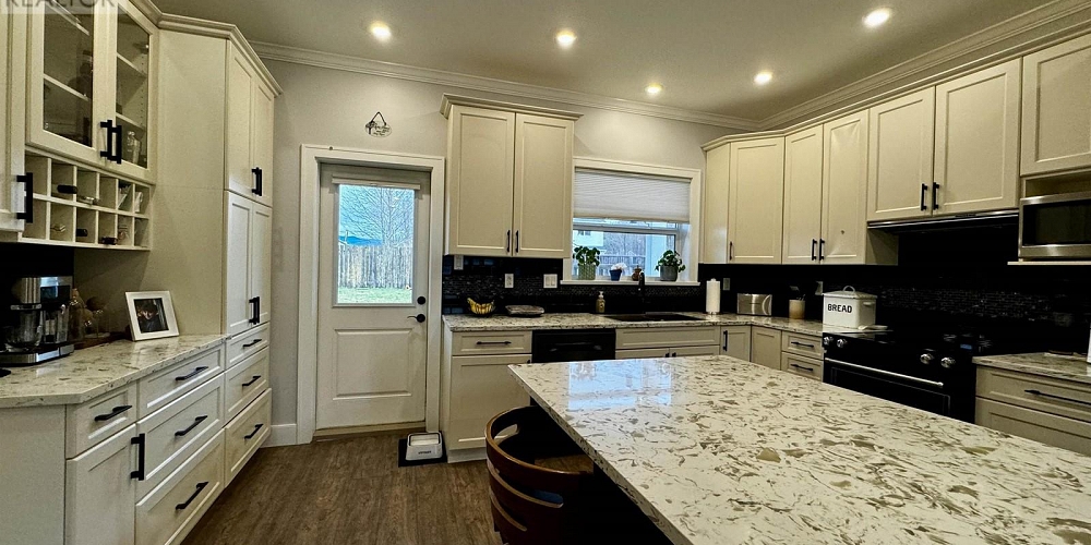 1005 EDWARD AVENUE Prince Rupert Photo 9
