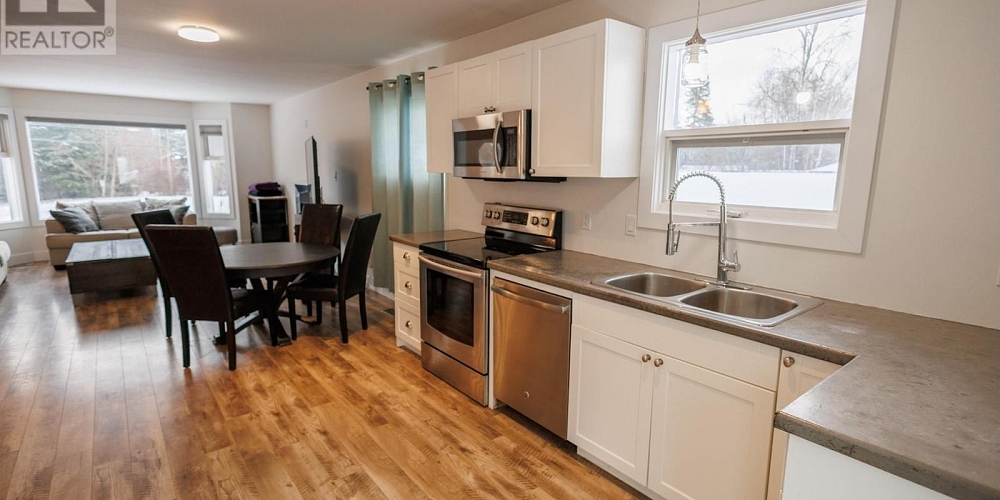 2407 A KENNEY STREET Terrace Photo 3
