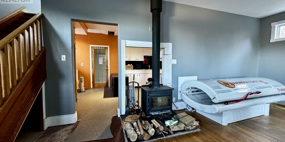860 W 6TH AVENUE Prince Rupert Photo 3