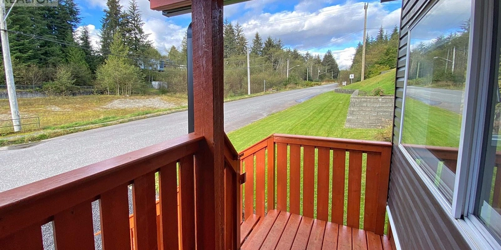 1728 E 8TH AVENUE Prince Rupert Photo 2