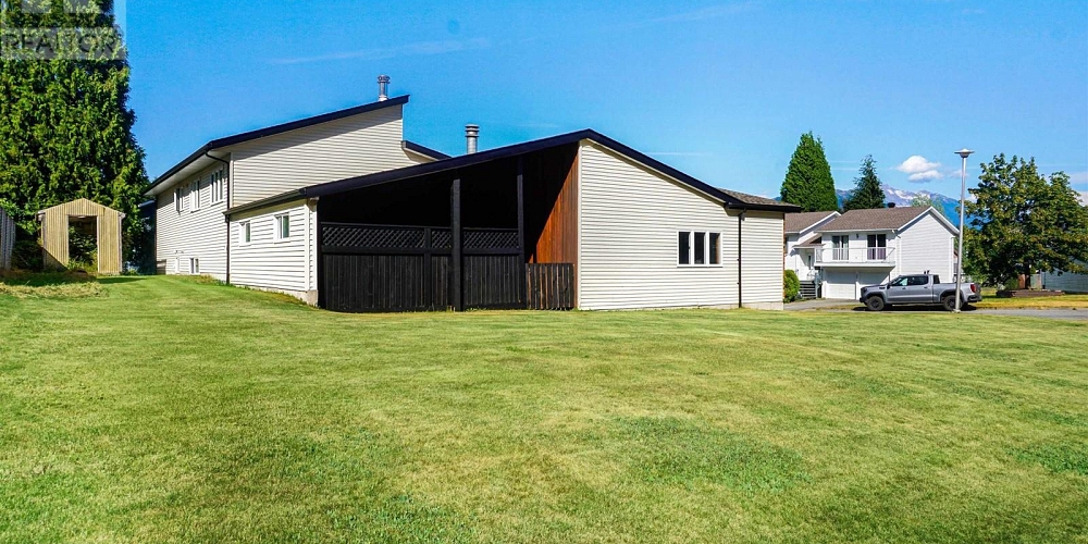 150 ANGLE STREET Kitimat Photo 39
