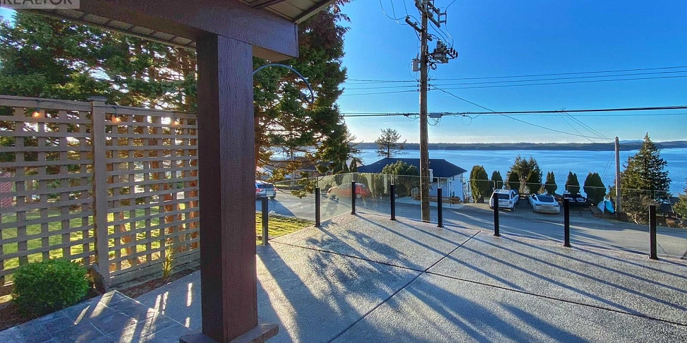 2129 GRAHAM AVENUE Prince Rupert Photo 2