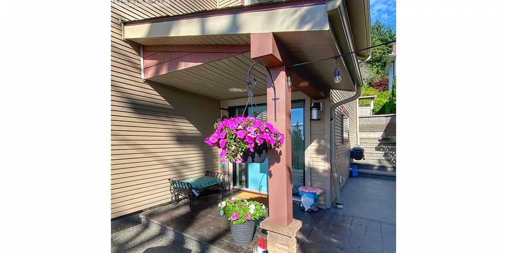 2129 GRAHAM AVENUE Prince Rupert Photo 2