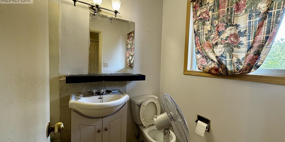 575 EVERGREEN DRIVE Port Edward Photo 23