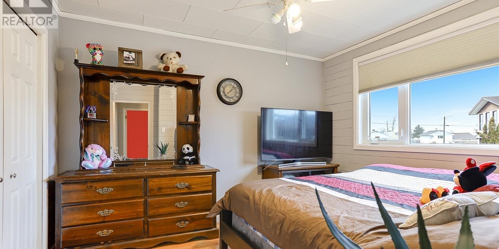 67 SWALLOW STREET Kitimat Photo 18