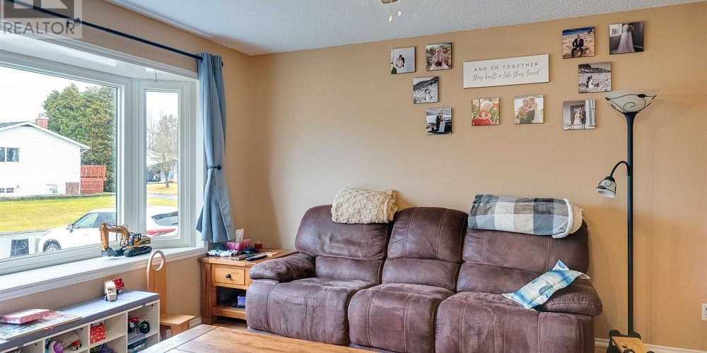 44 CARSWELL STREET Kitimat Photo 3
