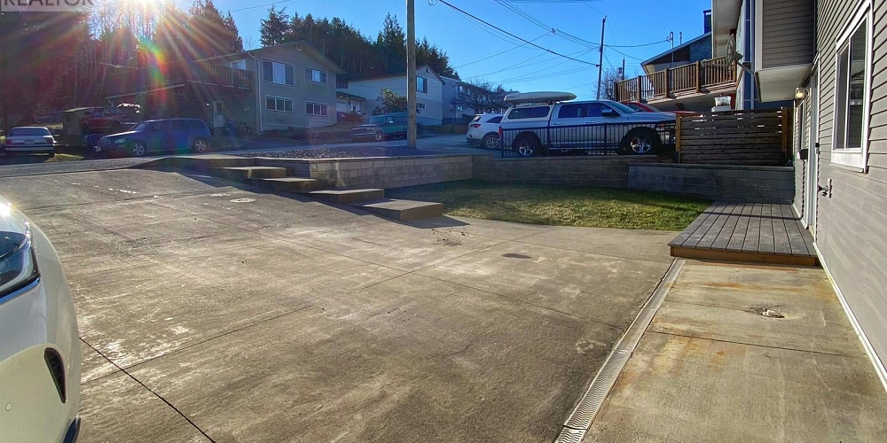161 CRESTVIEW DRIVE Prince Rupert Photo 3