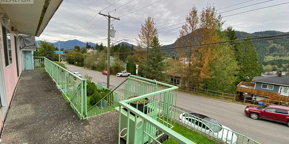 340 W 6TH AVENUE Prince Rupert Photo 3