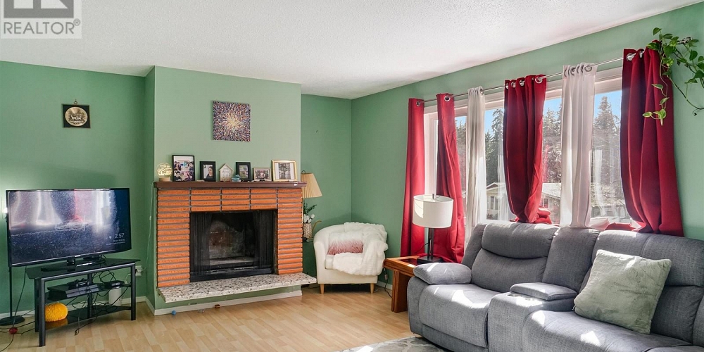 1124 TWEEDSMUIR AVENUE Kitimat Photo 2