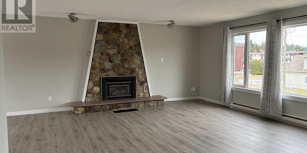 7 CHARLES STREET Kitimat Photo 5