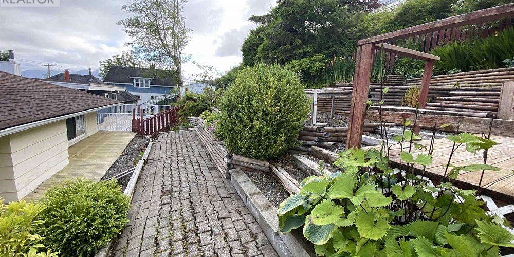 2067 GRAHAM AVENUE Prince Rupert Photo 33