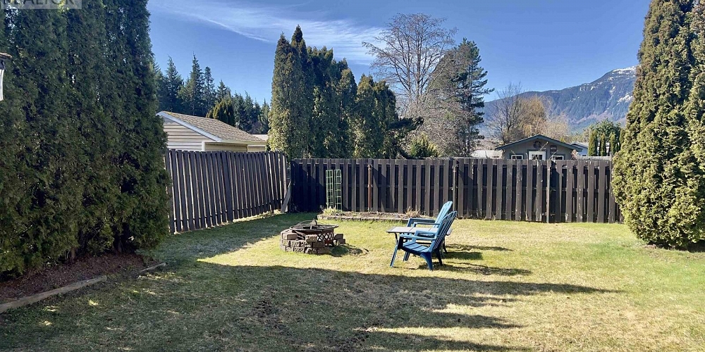 31 GWYN STREET Kitimat Photo 33