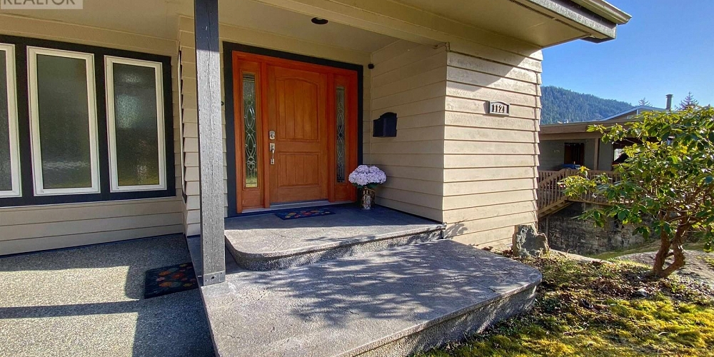 1121 SUMMIT AVENUE Prince Rupert Photo 4