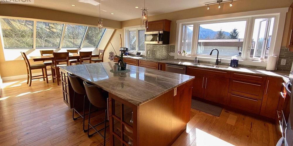 1121 SUMMIT AVENUE Prince Rupert Photo 8