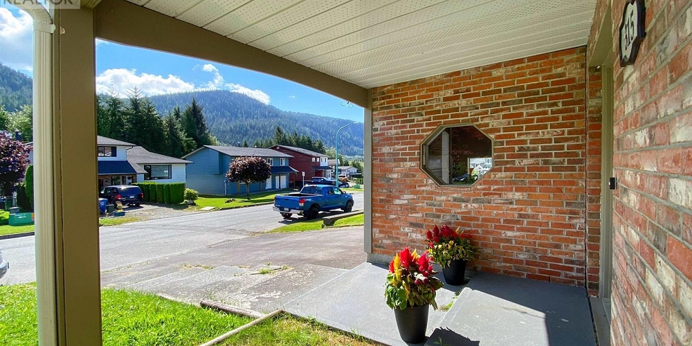 315 ALBERTA PLACE Prince Rupert Photo 2