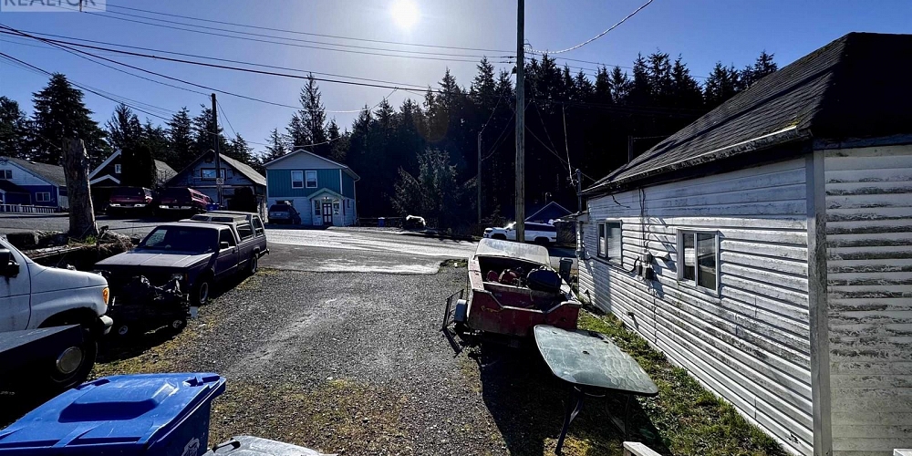 207-209 E 9TH AVENUE Prince Rupert Photo 12