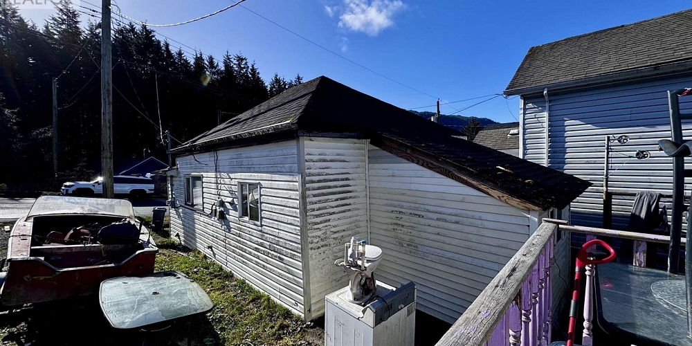 207-209 E 9TH AVENUE Prince Rupert Photo 13