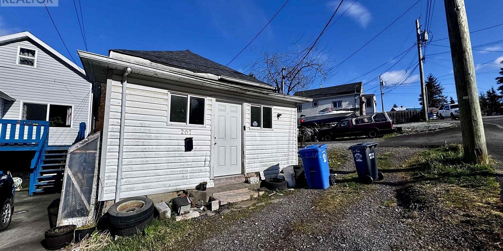 207-209 E 9TH AVENUE Prince Rupert Photo 16