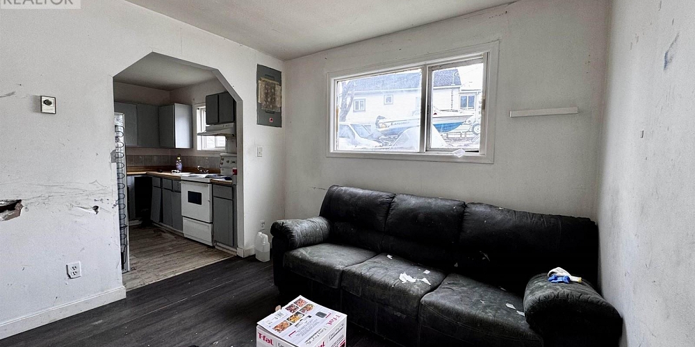 207-209 E 9TH AVENUE Prince Rupert Photo 2