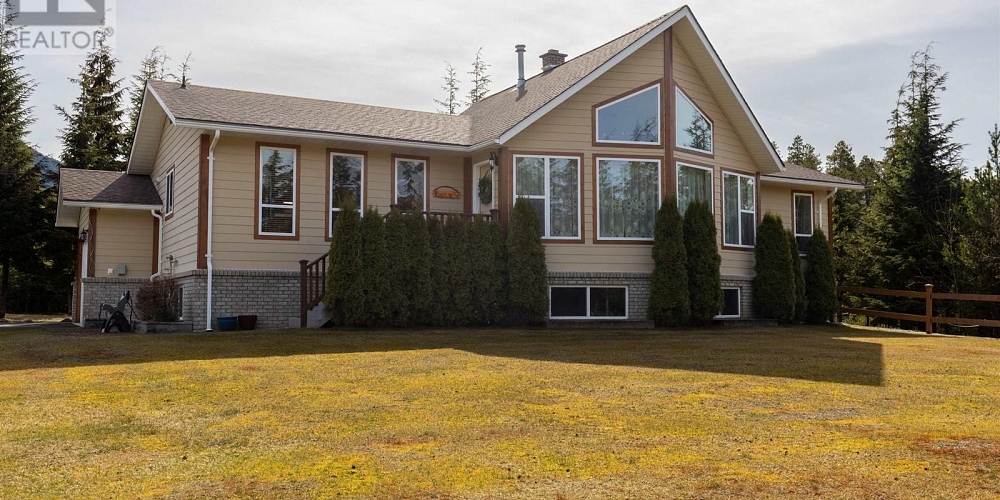 3009 SOLOMON WAY Terrace Photo 2