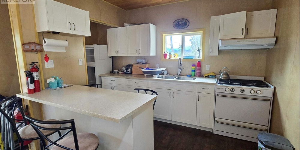 2790 SQUIRREL POINT Lakelse Lake Photo 7
