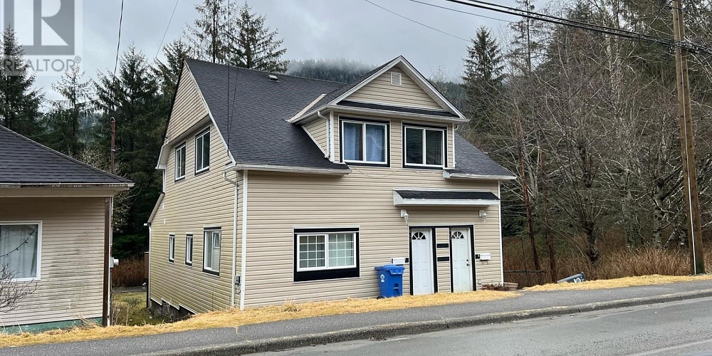843 COMOX AVENUE Prince Rupert Photo 3