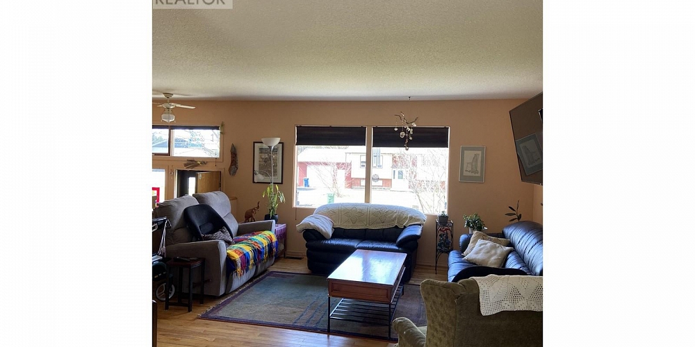 4016 YEO STREET Terrace Photo 8