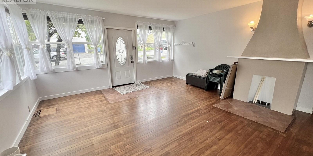 625 TAYLOR STREET Prince Rupert Photo 2