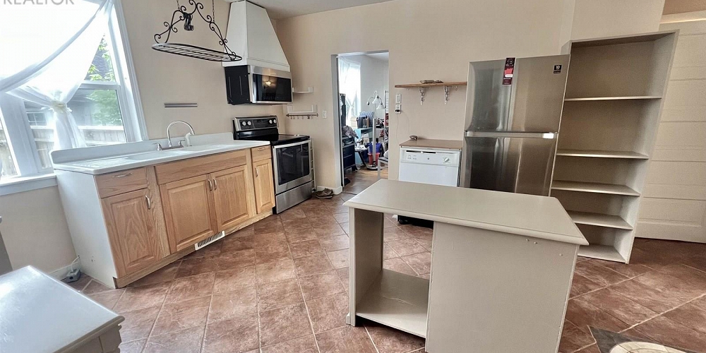 625 TAYLOR STREET Prince Rupert Photo 5
