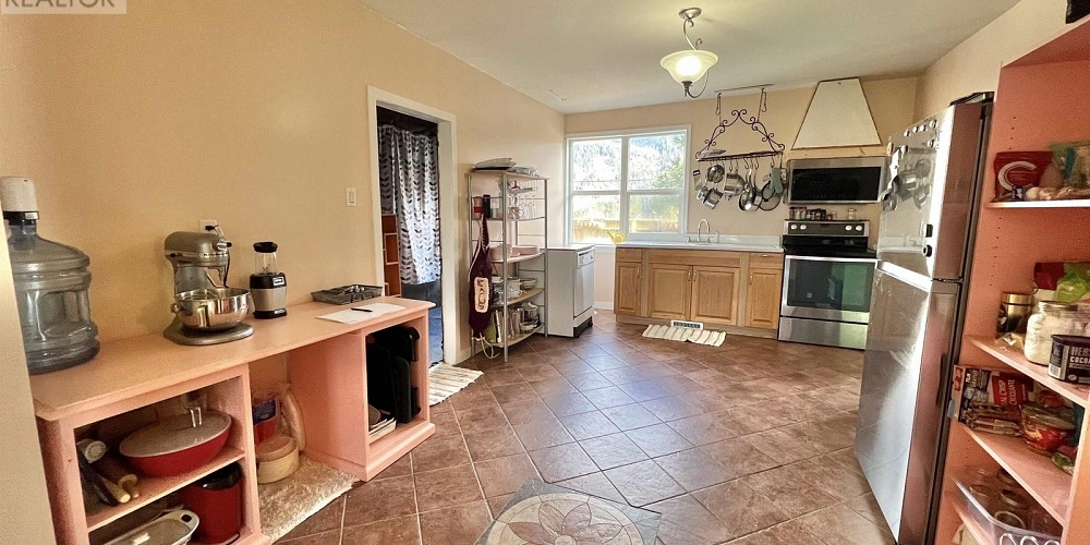 625 TAYLOR STREET Prince Rupert Photo 8