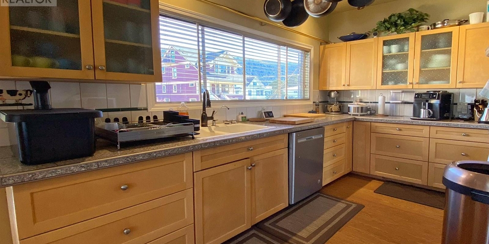 232 W 4TH AVENUE Prince Rupert Photo 13