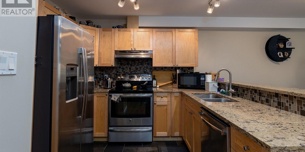 107 4719 DAVIS AVENUE Terrace Photo 2