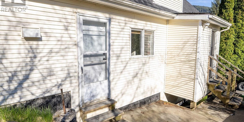344 W 8TH AVENUE Prince Rupert Photo 4