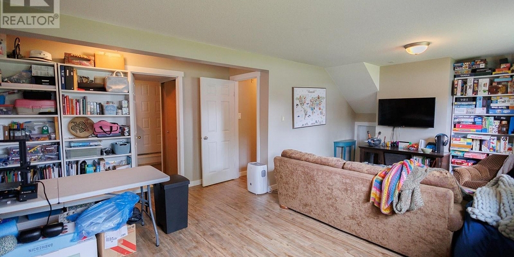 4922 LAMBLY AVENUE Terrace Photo 22